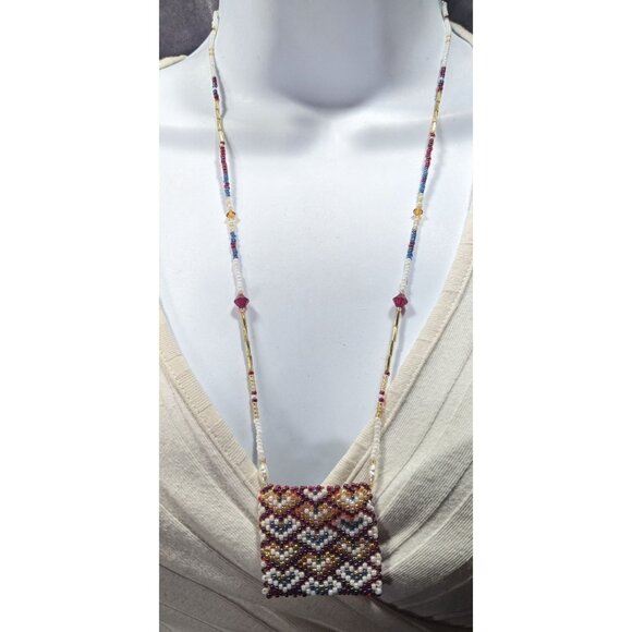 Hand Beaded Glass Amulet Bag Necklace With Heart Pattern - Picture 4 of 7